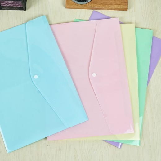 

PASTEL COLOR MAP KANCING (Map Plastik Folio / F4) | Lebar Punggung 3 cm Muat Hingga 500 Lembar Kertas