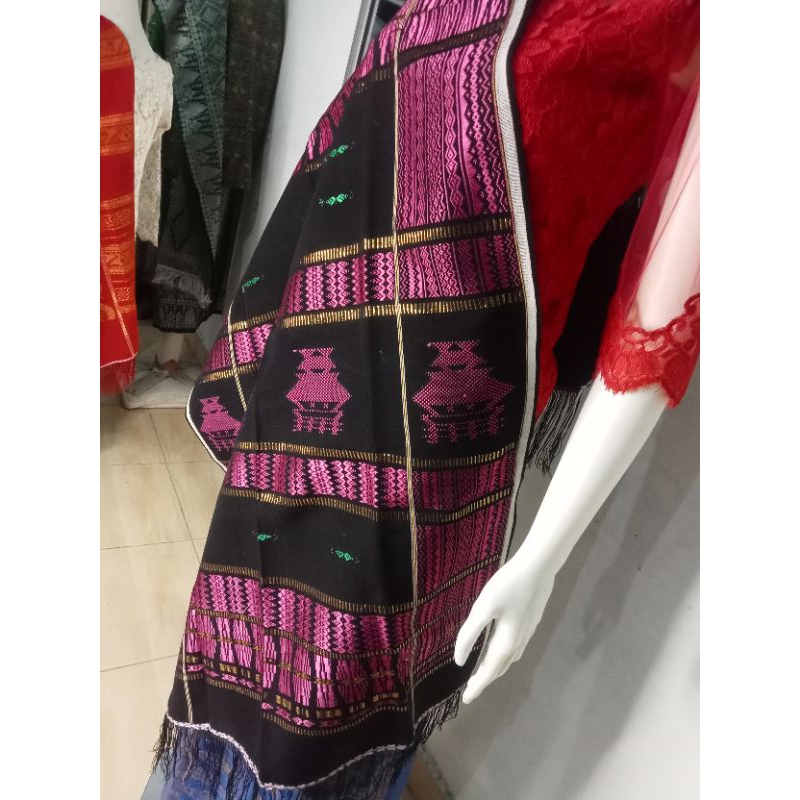 UIS NIPES RUMAH ADAT SUTRA MEWAH WARNA DASAR HITAM KOMBINASI PINK