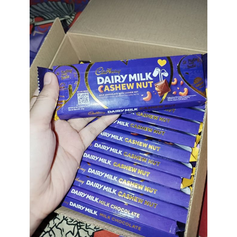 

Cadbury Dairy Milk Cokelat Cashew Nut 62g Exp 2026