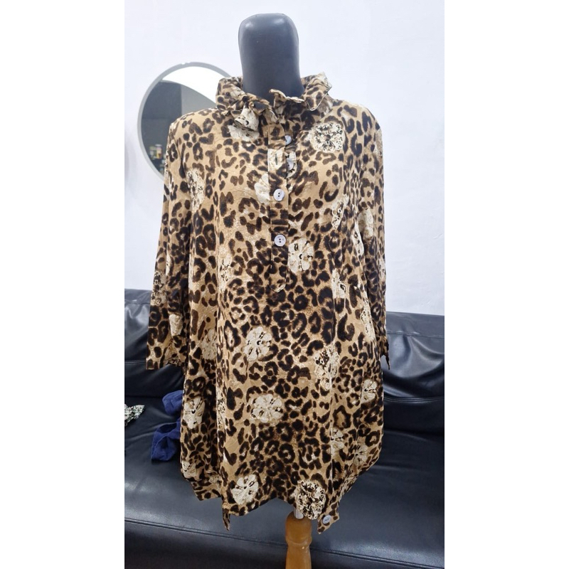 Blus Motif Leopard Lengan Panjang