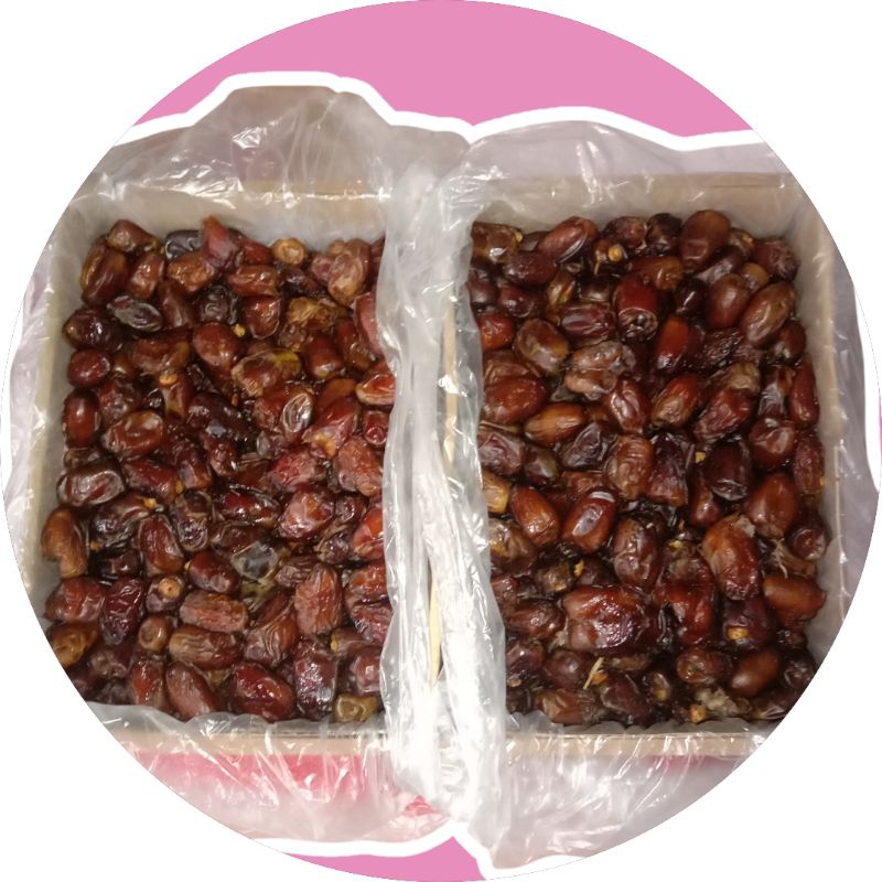 

KURMA MANIS DAN EMPUK 1Kg