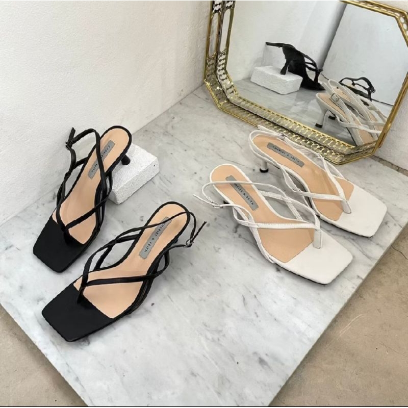 Sepatu Hak Tinggi Wanita Hitam Putih