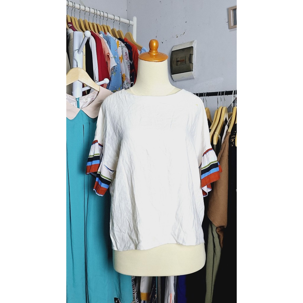 Atasan Wanita Blus Putih Cream