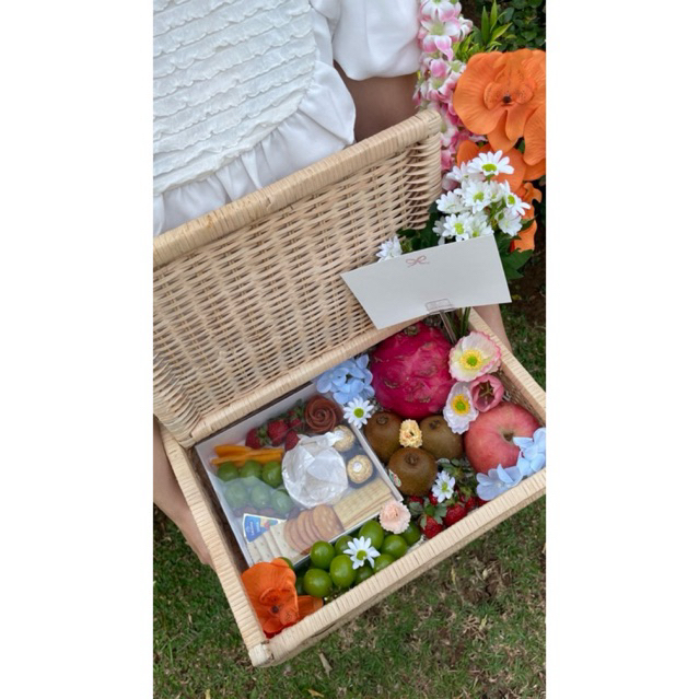 

Big Fuit Basket by Sagala Moments