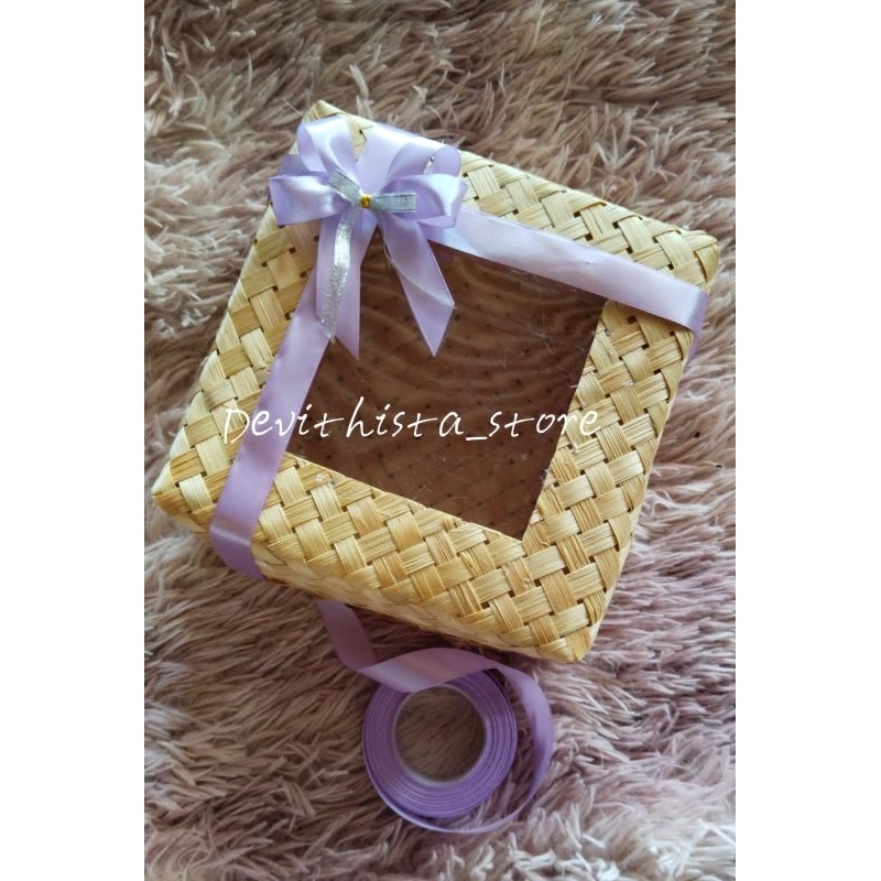 

Besek mika vareasi pita 20x20 sepasang