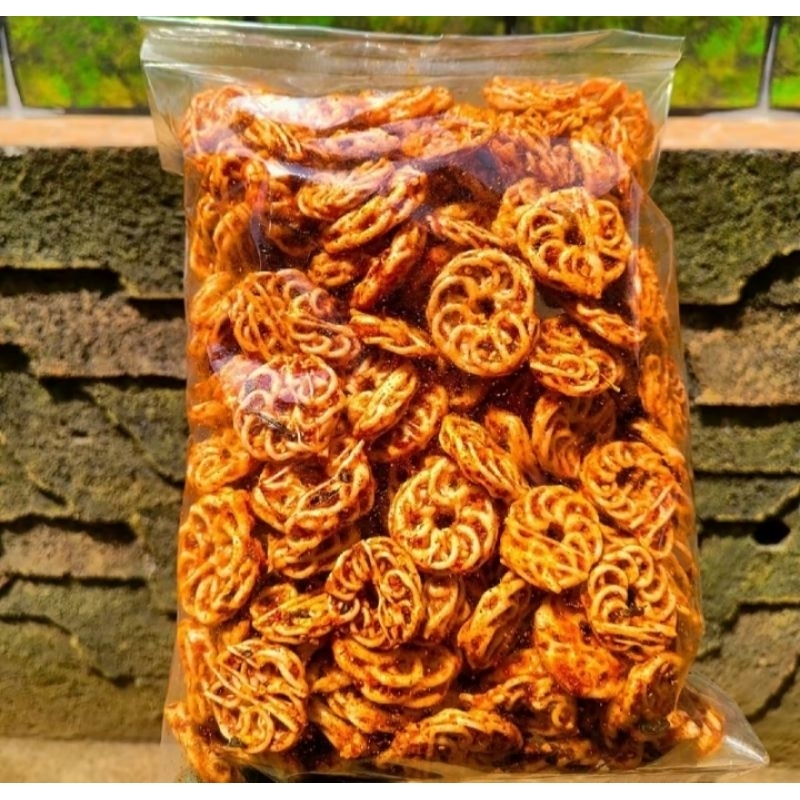 

krupuk seblak mawar pedas daun jeruk 100gram/250gram