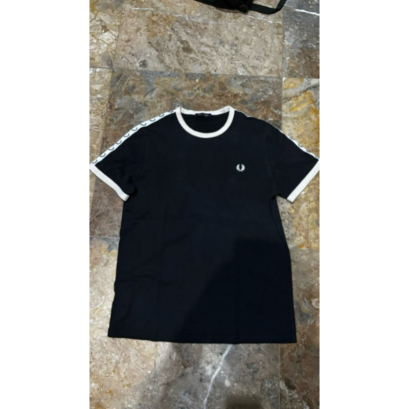 fred perry tshirt taped ringer size L