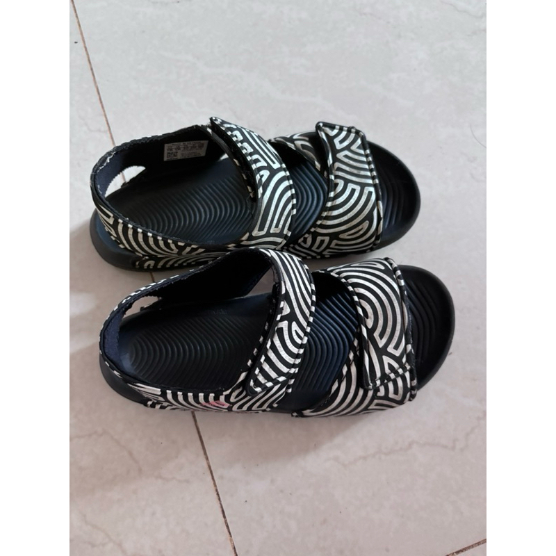 Preloved sandal adidas