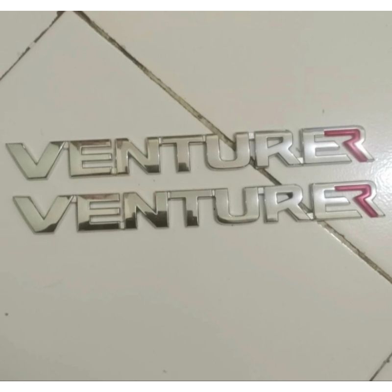Emblem Innova venturer