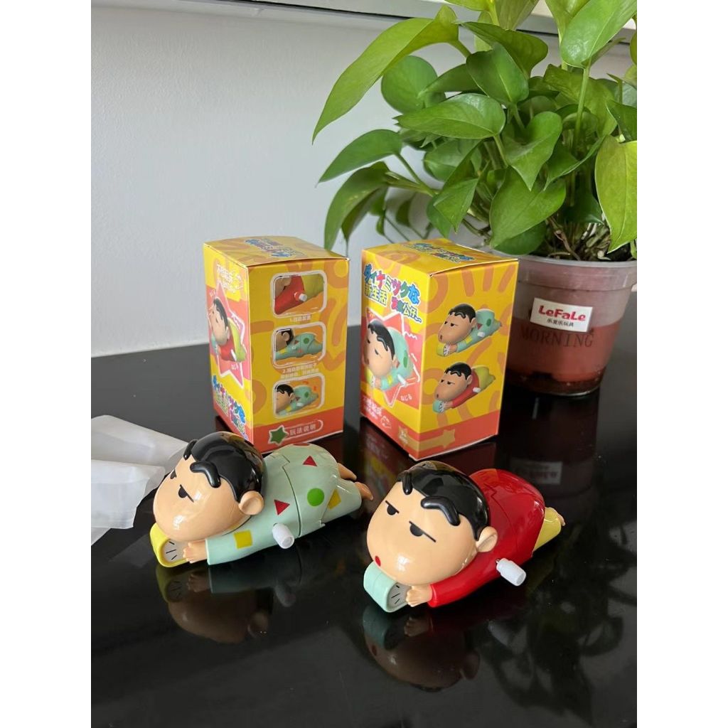 Mainan Crayon Shinchan shin chan gerak lucu pantat goyang kawaii mainan putar
