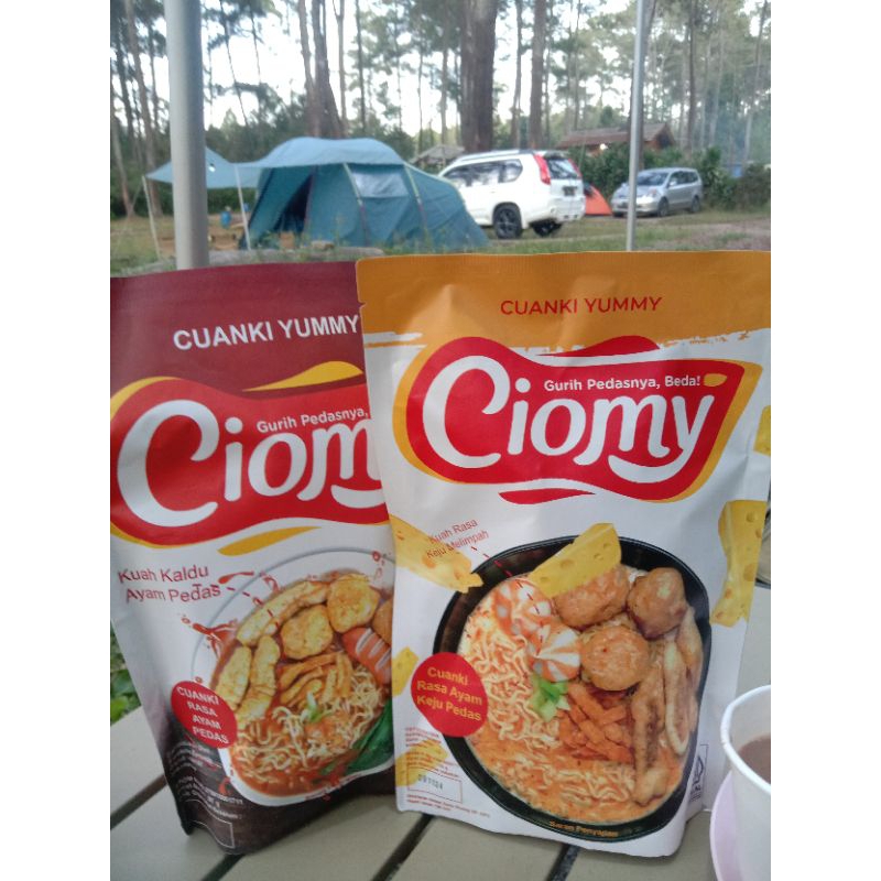 

Ciomy Cuanki Rasa Ayam Keju Pedas dan Ciomy Cuanki Rasa Ayam Pedas kemasan pouch