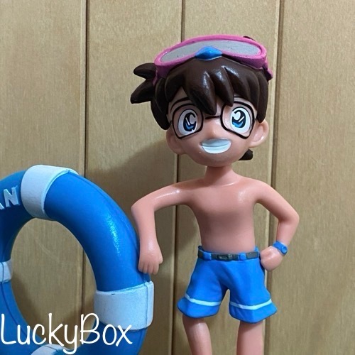 Action figure Detective Conan beach action pose