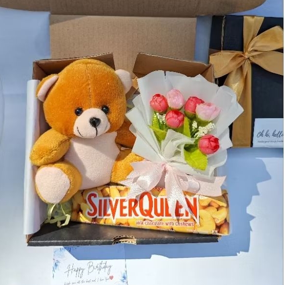 

Kado Ulang Tahun Buket Mawar Boneka Teddy Coklat Hampers Anniversarry Request Ucapan Gift Set Hadiah