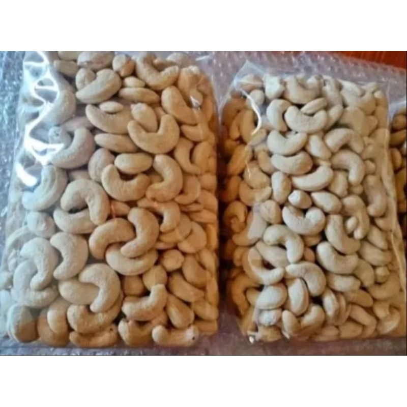 

kacang mede mentah utuh 1kg