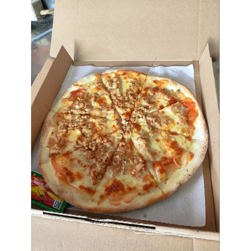 

chicken pizza full mozarella