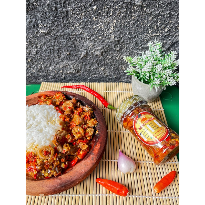 

Sambal Cumi Daun Jeruk Kemasan 150gr | Sambal Nona Lisa