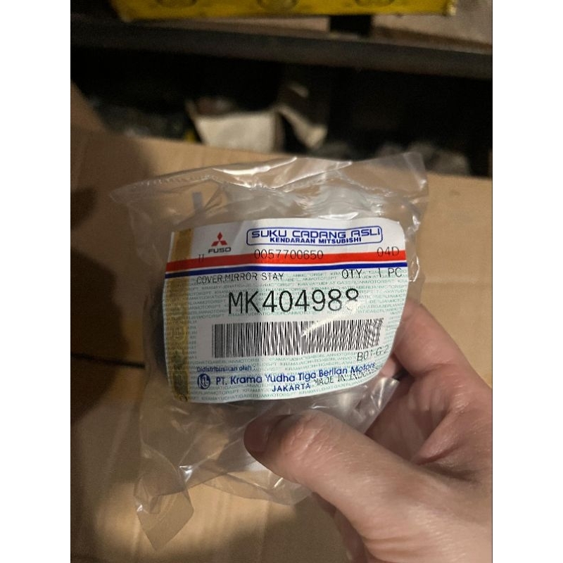 cepuk gagang spion canter original MK404988 (harga per biji) / cover gagang spion canter / tutup gag