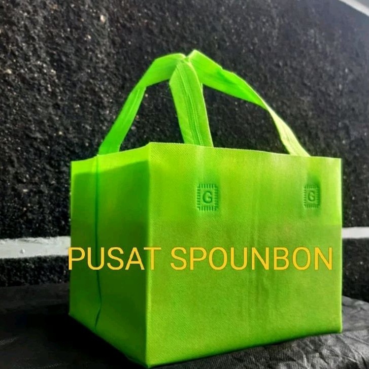 

spounbond box gift hajatan 18x18pressdus kotak isi 12pcs