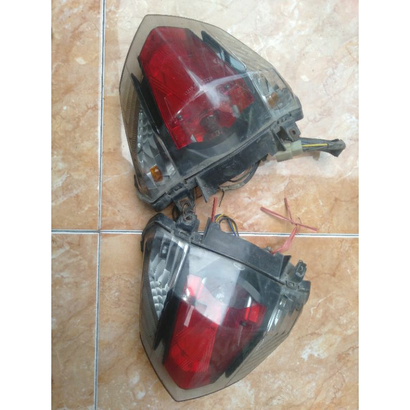 Stoplam lampu belakang +soket lampu YAMAHA MIO 3/MIO Z/MIO S ORIGINAL COPOTAN