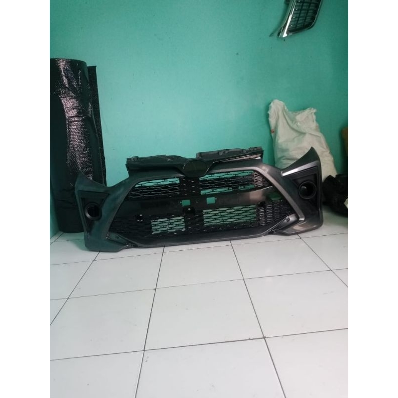 bemper depan agya tahun 2021