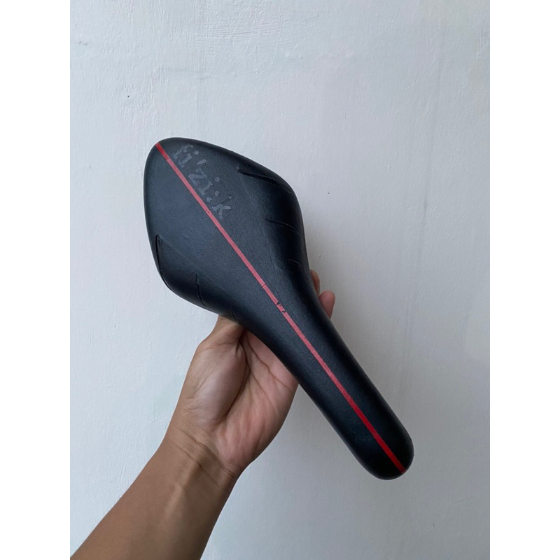 saddle fizik arione ringan