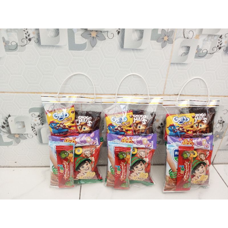 

Hampers Bingkisan Snack Ultah