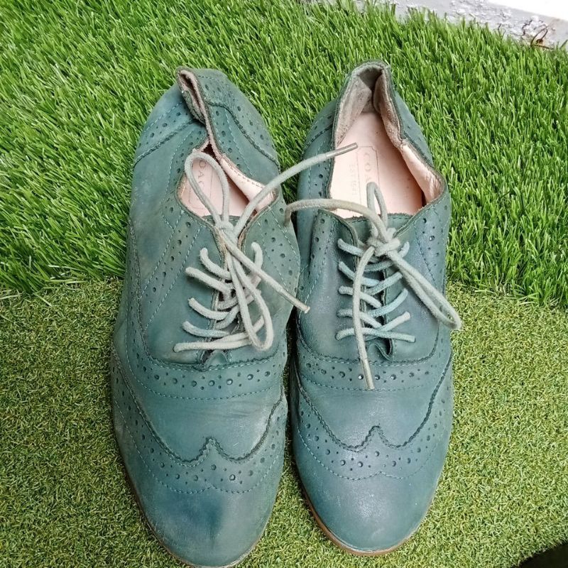 Preloved Sepatu Wanita Tali Coach