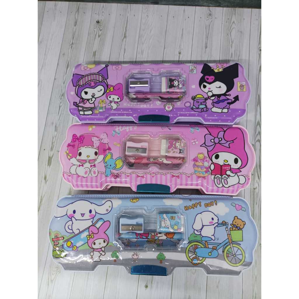 

KOTAK PENSIL MAGNET SANRIO DUA SISI PENUTUP MAGNET KARAKTER BOX PENSIL CASE SANRIO TEMPAT PENSIL