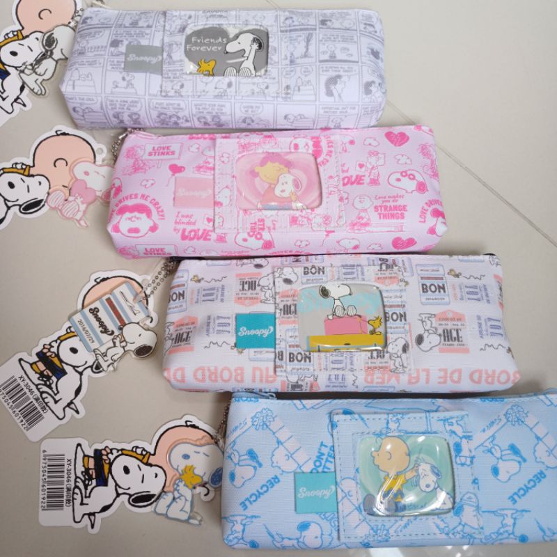 

Kotak pensil case free gantungan acrylic SNOOPY