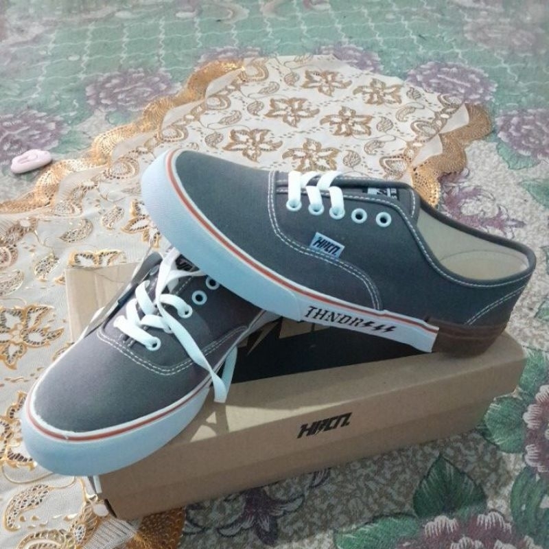 sepatu hrcn