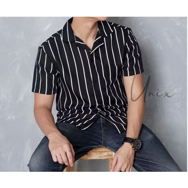 BEST SELLER KEMEJA STRIPE HAWAI V-NECK PRIA HEM SALUR GARIS - GARIS TERLARIS KEMEJA PRIA LENGAN