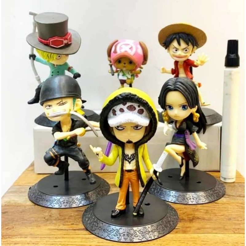 mainan one piece wcf Luffy sanji zoro law nami chopper one piece statue tinggi sekitar 3 inch bahan 