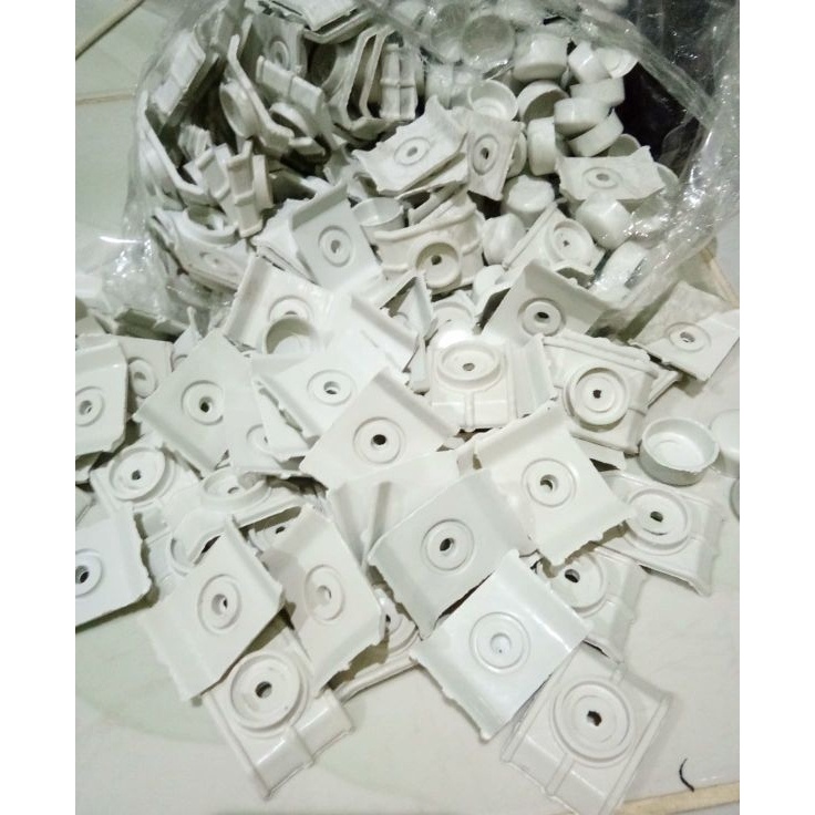 Isi 2pcs Roof Seal Atap UPVC Weather seal Square Putih