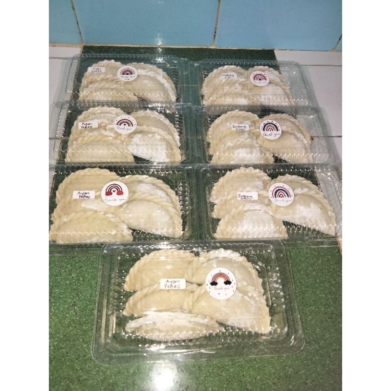 

cireng isi ayam pedas dan rendang isi 10pcs