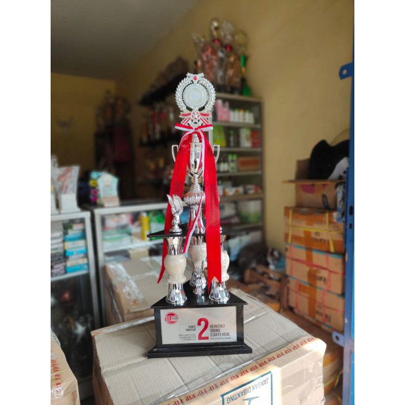 trophy tropi piala kaki 3 kayu bagus mewah