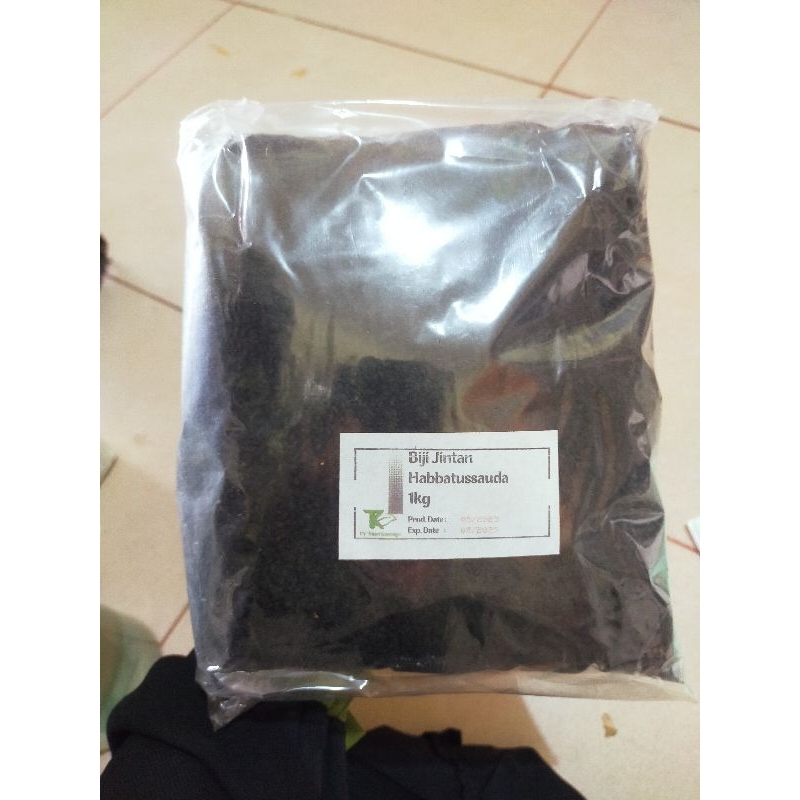

(1 kg) biji jintan hitam / biji habatussauda