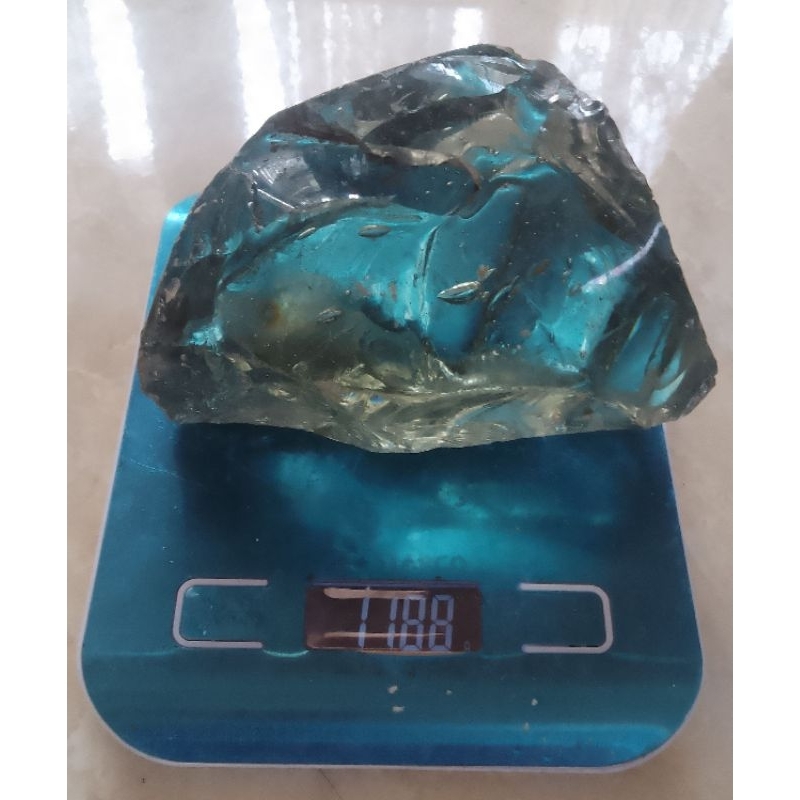 Batu Obsidian Bongkahan Putih Kehijauan