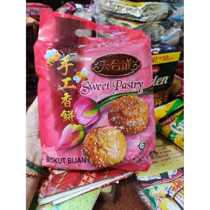 

Sweet Pastry biskuit wijen Beteso malaysia
