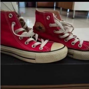 sepatu converse chuck wanita size 35 warna merah Converse  original bekas pakai preloved