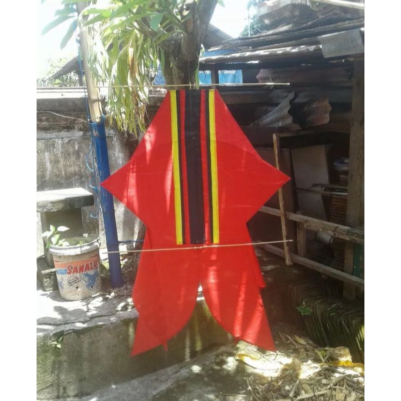 Layangan bebean kain ukuran 1m semi knockdown + tali goci, pita sendaren dan kabel ties