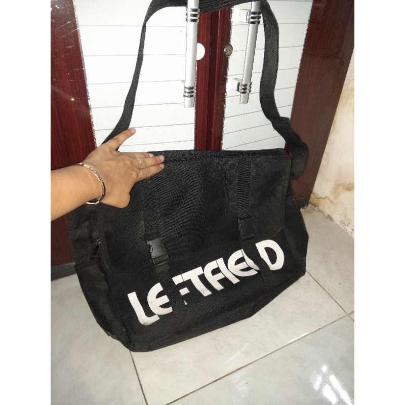 Slingbag tas Branded LEFTFIELD koleyah kanvas 40x30 embos preloved monza bag koleyaah