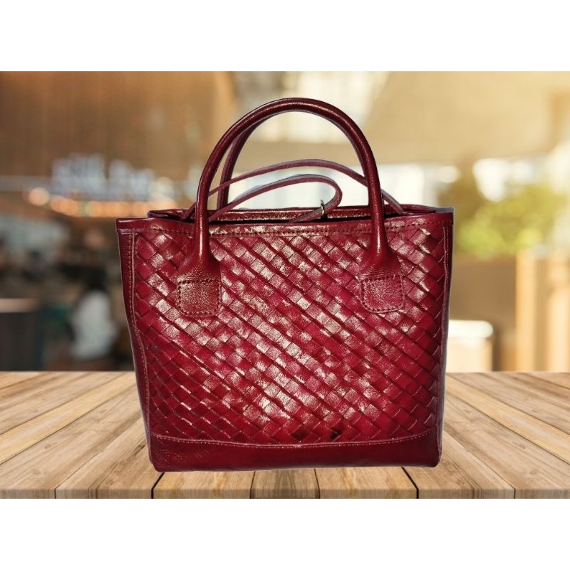 Tas Anyam Kulit Sapi