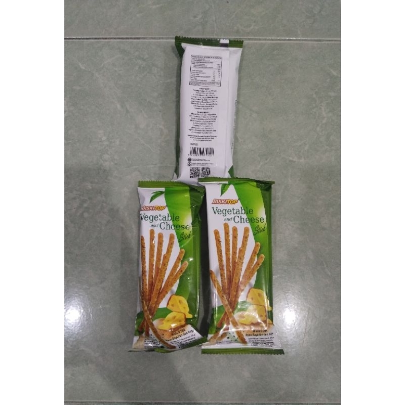 

biskuit stik rasa sayuran dan keju biskitop vegetable n cheese stick biscuits 3pcs @50g