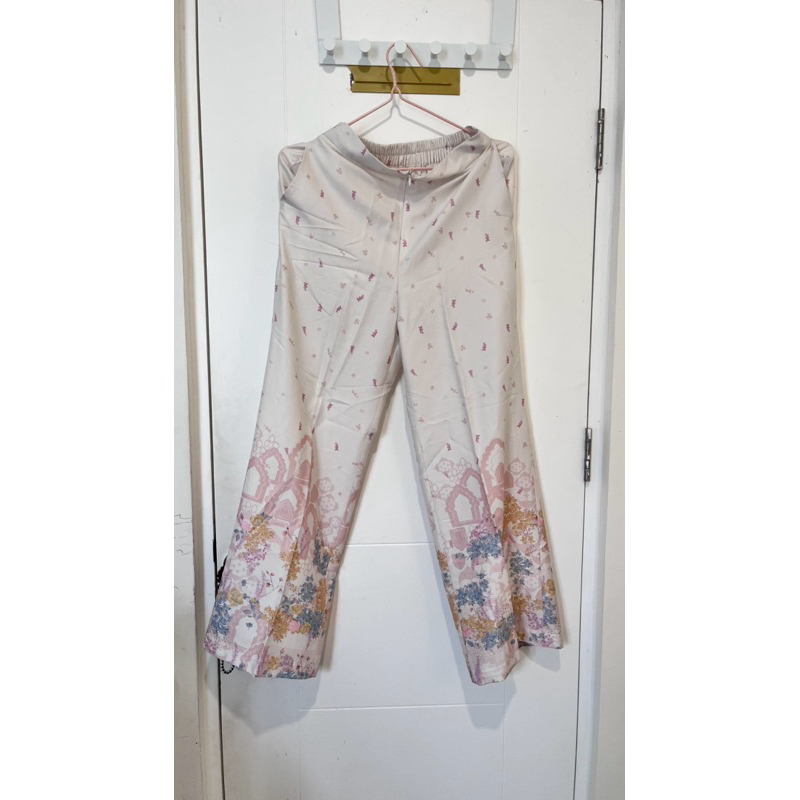 Wearing Klamby Celana Size L - original from official store