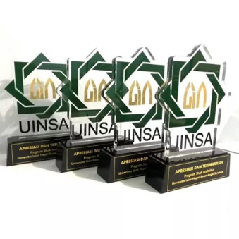 Plakat Akrilik Tatakan Kayu + Box PLAKAT AKRILIK CUSTOM TATAKAN KAYU HITAM