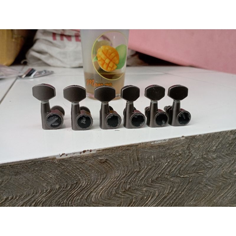 Dryer Gitar Screwless Inline Satin Cosmo Original Ibanez