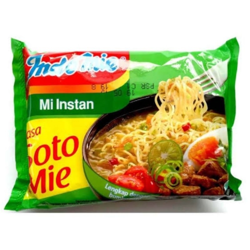 

mie instan. mie Indomie goreng / rebus