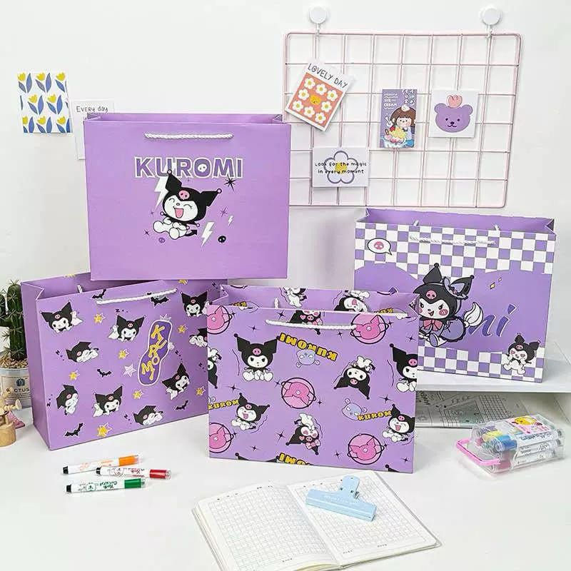 

PAPER BAG KUROMI UNTUK HAMPERS / PAPERBAG LABUBU BESAR BERMOTIF LUCU