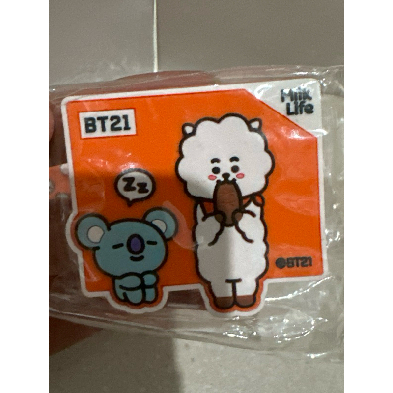 Tempelan Kulkas. Tempelan magnet. BT21. Milk life.