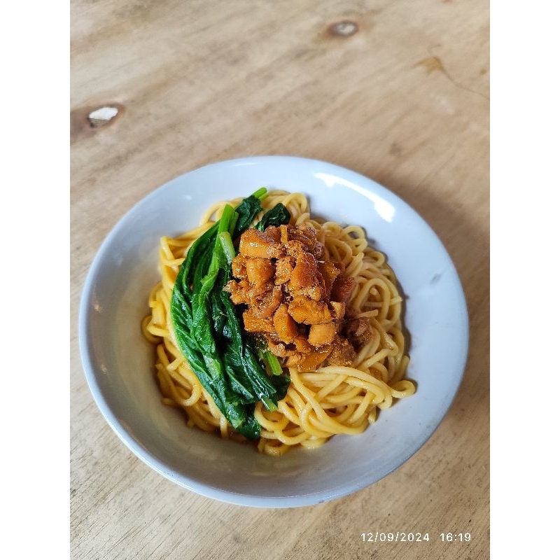 

Ji Mian ( Mie Ayam ) Instant Dalam Kemasan